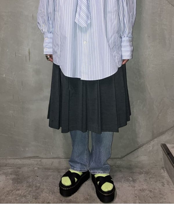 シマダリツコさんの「BEAMS WOMEN｜ラメ クロップド クルーネック Tシャツ」を使ったコーディネート