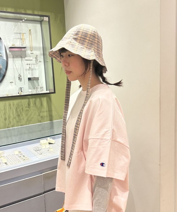 ヒナさんの「BEAMS WOMEN｜【別注】Champion / ショートスリーブ Tシャツ」を使ったコーディネート