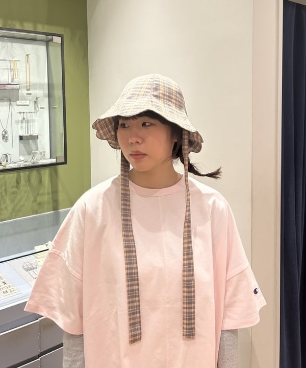 ヒナさんの「BEAMS WOMEN｜【別注】Champion / ショートスリーブ Tシャツ」を使ったコーディネート