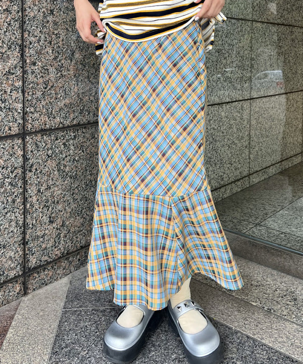 あさひさんの「BEAMS WOMEN｜チェック キリカエ マーメイド スカート」を使ったコーディネート