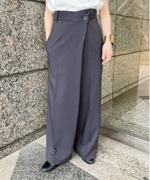 多田 日奈子さんの「BEAMS WOMEN｜ラップ タック ワイドパンツ」を使ったコーディネート