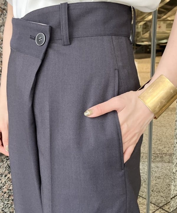 多田 日奈子さんの「BEAMS WOMEN｜ラップ タック ワイドパンツ」を使ったコーディネート