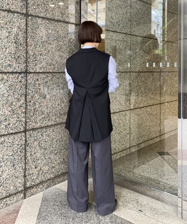 多田 日奈子さんの「BEAMS WOMEN｜ラップ タック ワイドパンツ」を使ったコーディネート