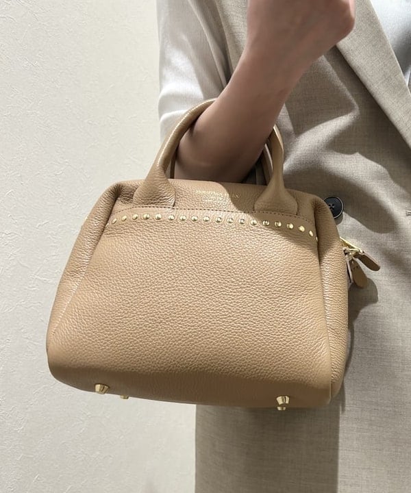 大槻 まひろさんの「BEAMS WOMEN｜【別注】スタイリスト佐藤佳菜子 × SLOANE / クルーネック リブTシャツ」を使ったコーディネート