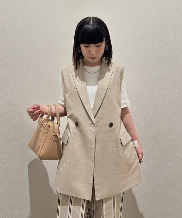 大槻 まひろさんの「BEAMS WOMEN｜【別注】スタイリスト佐藤佳菜子 × SLOANE / クルーネック リブTシャツ」を使ったコーディネート