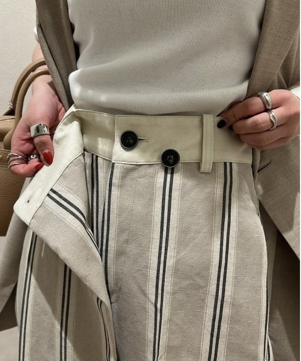 大槻 まひろさんの「BEAMS WOMEN｜【別注】スタイリスト佐藤佳菜子 × SLOANE / クルーネック リブTシャツ」を使ったコーディネート