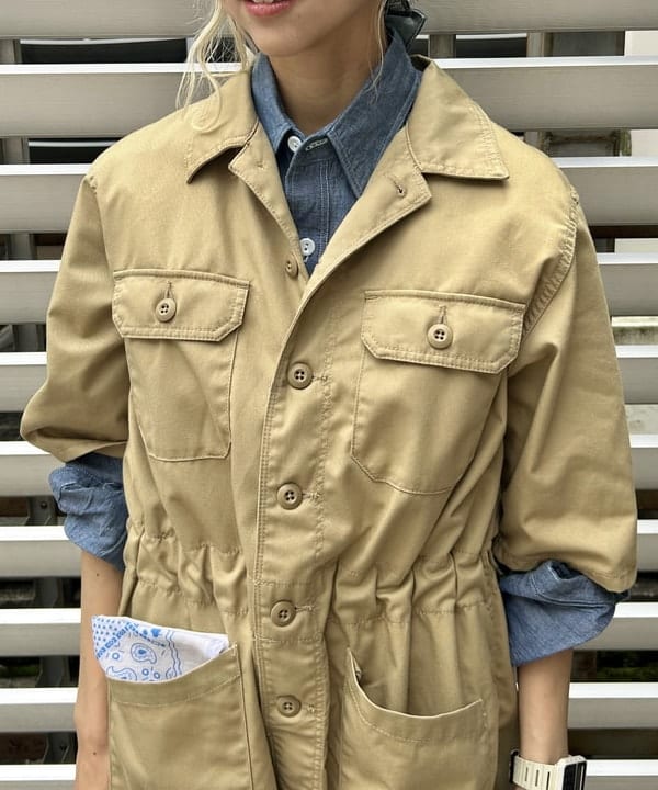 MATSUMOTO AMIさんの「BEAMS WOMEN｜BUZZ RICKSON'S / 別注 シャンブレー ロングスリーブ シャツ」を使ったコーディネート