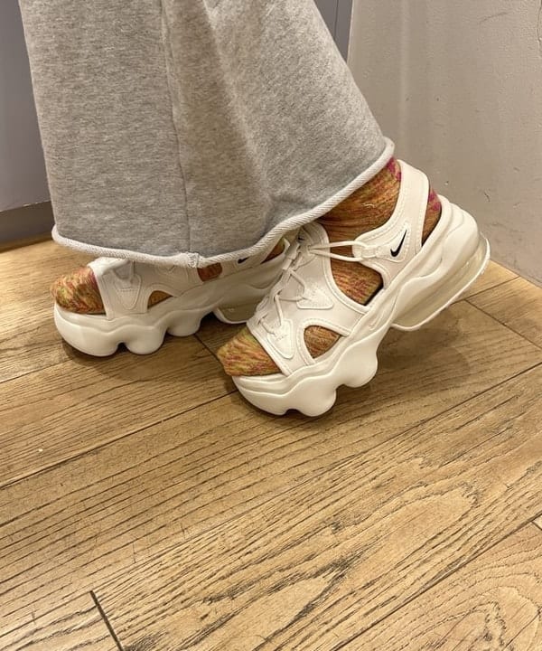 大木さんの「BEAMS WOMEN｜OAS / Summit Polo Terry Shirt」を使ったコーディネート