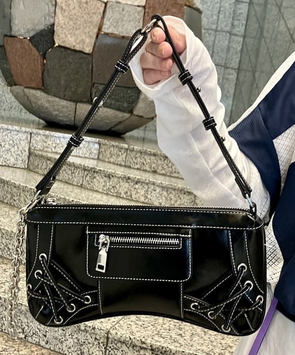 YABUさんの「BEAMS WOMEN｜レース アップ ミニ バッグ」を使ったコーディネート