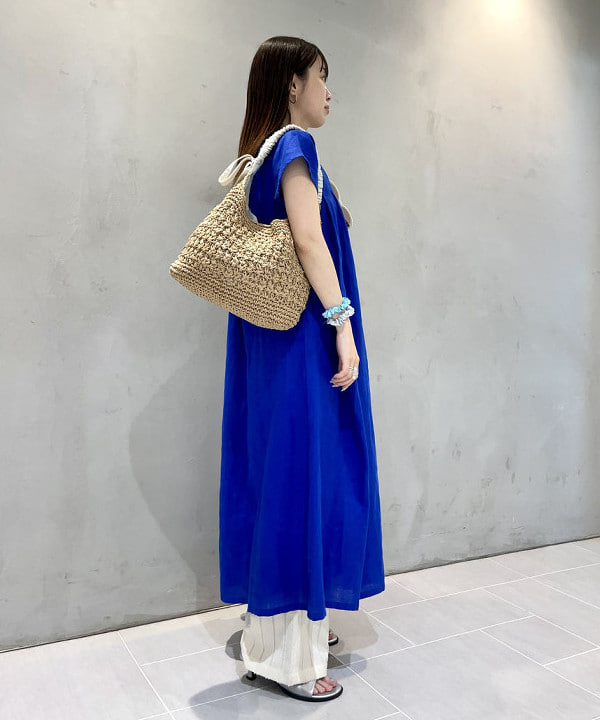 カタヤマ アヤさんの「BEAMS WOMEN｜ストライプ ジャカード ワイド パンツ」を使ったコーディネート