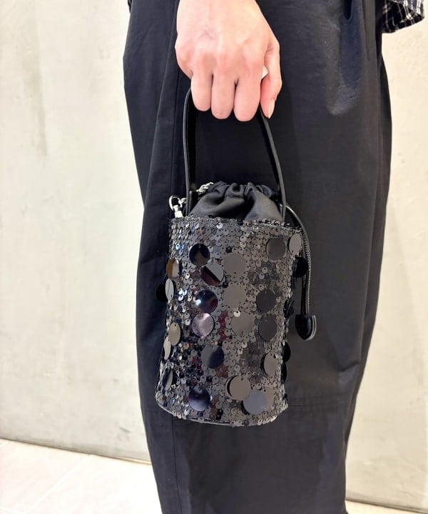 amaさんの「BEAMS WOMEN｜blicenscell / sequin buscket バッグ」を使ったコーディネート