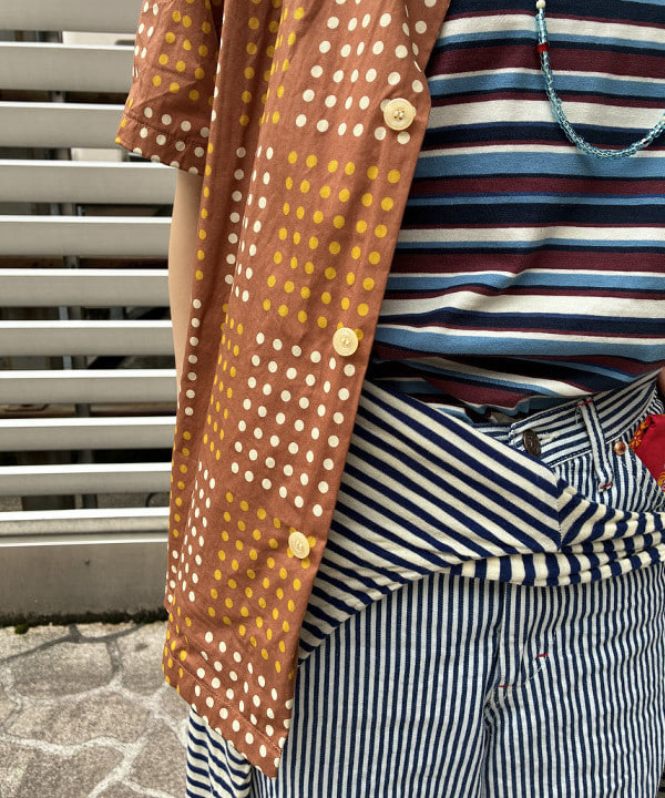 森川 夏衣さんの「BEAMS WOMEN｜BEAMS BOY / イレギュラー カット バンダナ」を使ったコーディネート