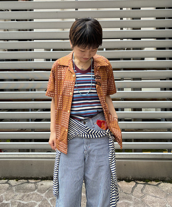 森川 夏衣さんの「BEAMS WOMEN｜BEAMS BOY / イレギュラー カット バンダナ」を使ったコーディネート