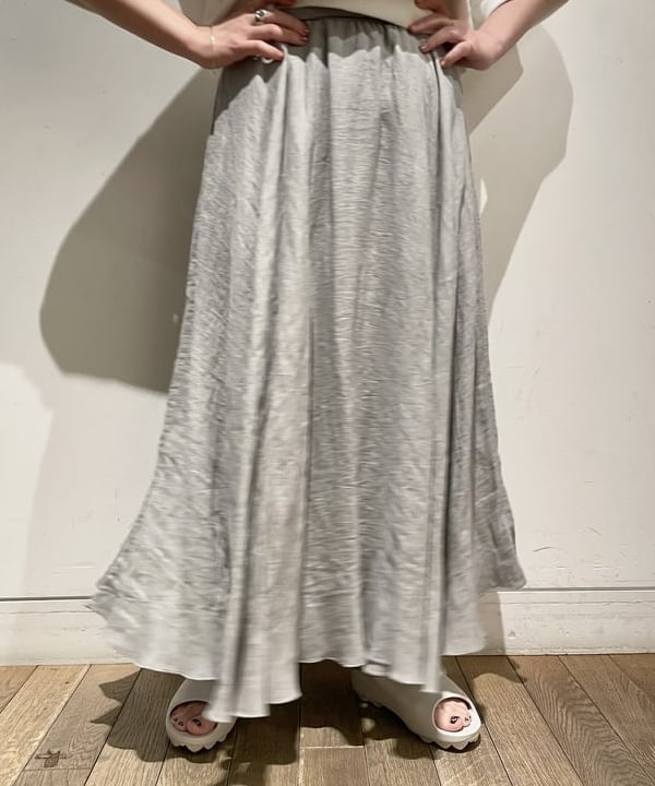 IZUMI MAYUMIさんの「BEAMS WOMEN｜【別注】SLOANE / 裏毛 半袖 スウェット」を使ったコーディネート