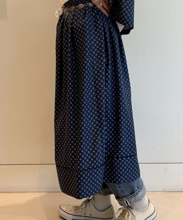 清水 彩乃さんの「BEAMS WOMEN｜ドット フロント オープン スカート」を使ったコーディネート