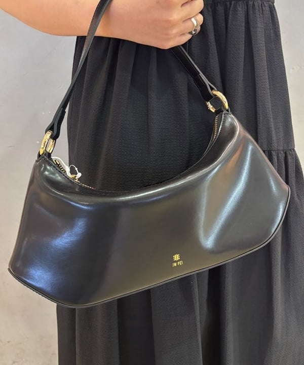 山本 里南さんの「BEAMS WOMEN｜JW PEI / LILY ショルダーバッグ」を使ったコーディネート