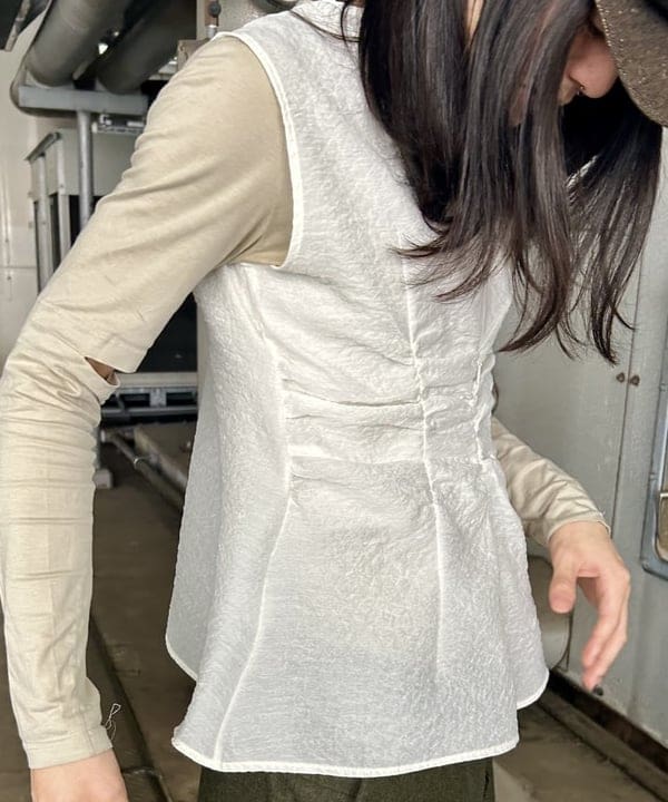 翔さんの「BEAMS WOMEN｜ジャカード バッグギャザー ノースリーブブラウス」を使ったコーディネート