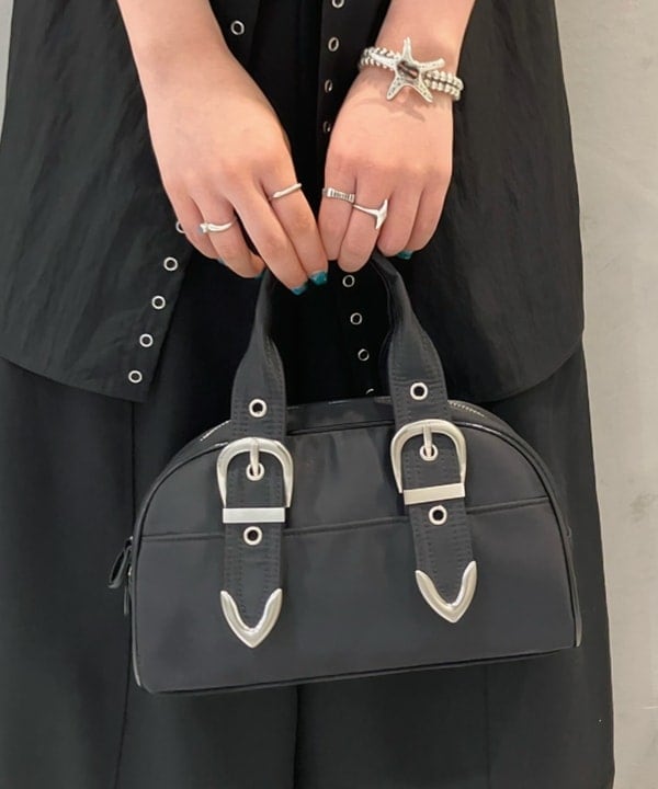 須賀さんの「BEAMS WOMEN｜ナイロン ボストン バッグ」を使ったコーディネート