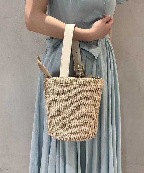 坂本 涼花さんの「BEAMS WOMEN｜VIOLAd’ORO / アバカ バケツ トートバッグ」を使ったコーディネート