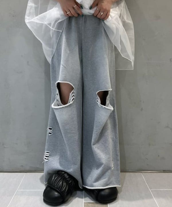 須賀さんの「BEAMS WOMEN｜ダメージ スウェット パンツ」を使ったコーディネート