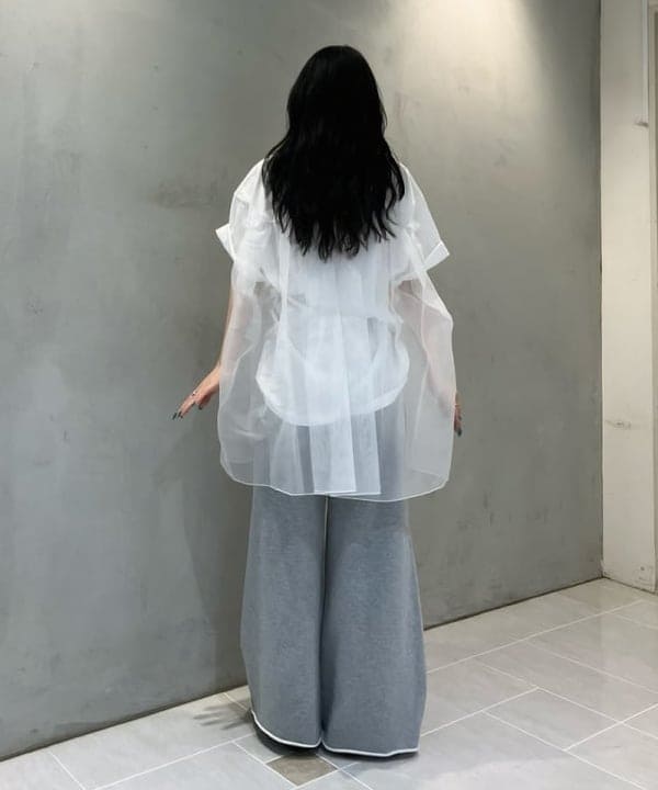 須賀さんの「BEAMS WOMEN｜ダメージ スウェット パンツ」を使ったコーディネート