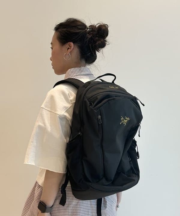 清水 彩乃さんの「BEAMS WOMEN｜ペーパー ライク ベルト」を使ったコーディネート