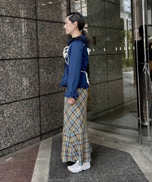 YABUさんの「BEAMS WOMEN｜チェック キリカエ マーメイド スカート」を使ったコーディネート