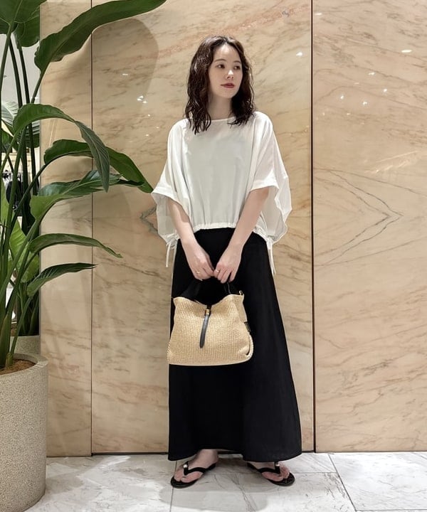 8.夏のシンプルコーデは、〈PIPPICHIC〉の「ジュエリー感覚」サンダルで完成