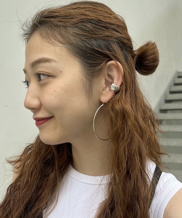 Yumenoさんの「BEAMS WOMEN｜MARIA BLACK / Tryvann イヤーカフ シルバー」を使ったコーディネート