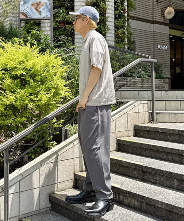 配島 孝明さんの「BEAMS WOMEN｜ドライ 2プリーツ イージーパンツ」を使ったコーディネート