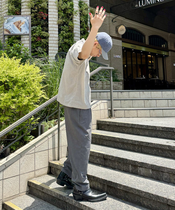 配島 孝明さんの「BEAMS WOMEN｜ドライ 2プリーツ イージーパンツ」を使ったコーディネート