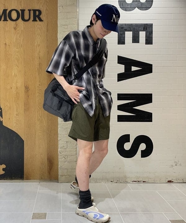 マツミヤさんの「BEAMS WOMEN｜オンブレ チェック ルーズ シャツ」を使ったコーディネート