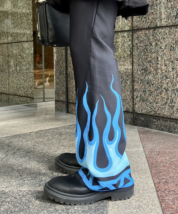 YABUさんの「BEAMS WOMEN｜【別注】PENNEY'S / イージー Fire パンツ」を使ったコーディネート