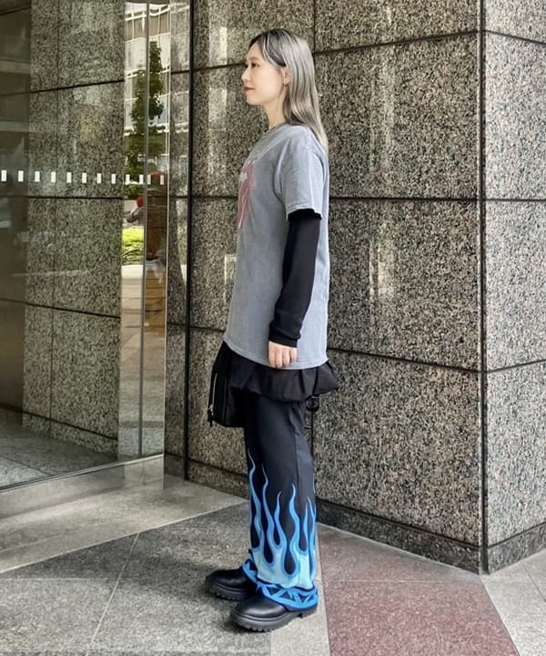 YABUさんの「BEAMS WOMEN｜【別注】PENNEY'S / イージー Fire パンツ」を使ったコーディネート