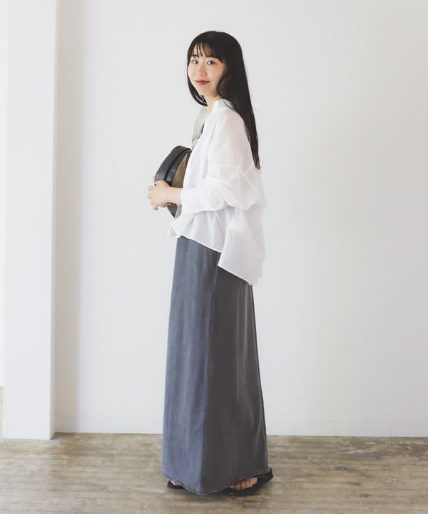 中丸　栞さんの「BEAMS WOMEN｜VIOLAd&rsquo;ORO / ラフィア調 ムーンバッグ」を使ったコーディネート