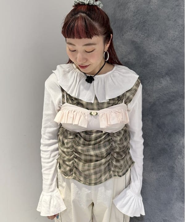 庭野 優紀さんの「BEAMS WOMEN｜ストライプ キリカエ トラックパンツ」を使ったコーディネート