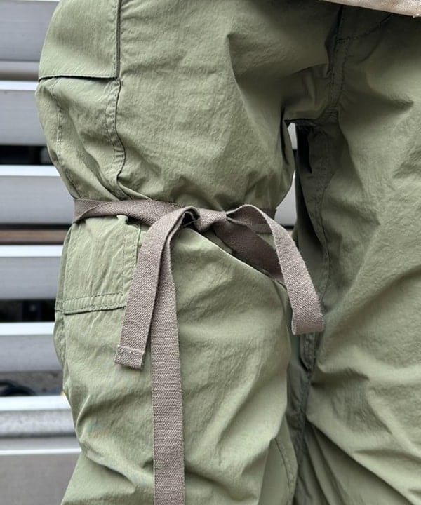 MATSUMOTO AMIさんの「BEAMS WOMEN｜ナイロン ポプリン M-65 パンツ」を使ったコーディネート