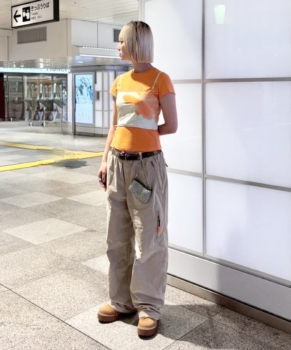 イトウミサキさんの「BEAMS WOMEN｜blicenscell × Ray BEAMS / 別注 bling ミニ バッグ」を使ったコーディネート