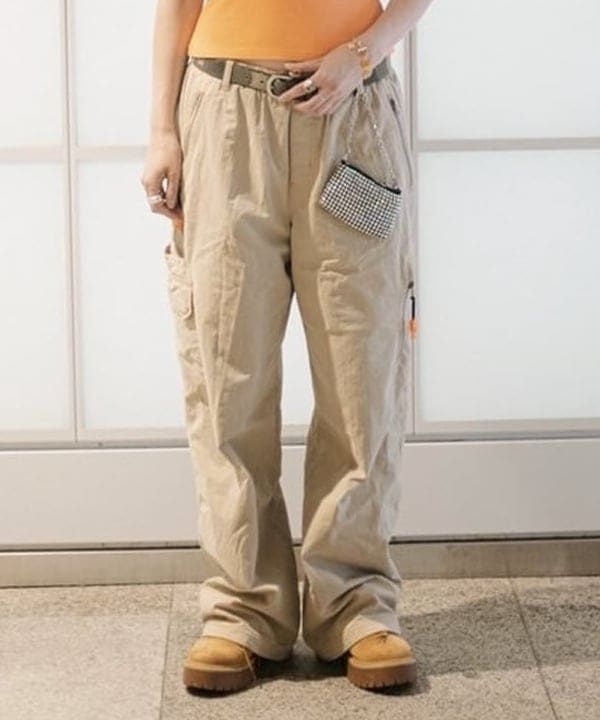 イトウミサキさんの「BEAMS WOMEN｜blicenscell × Ray BEAMS / 別注 bling ミニ バッグ」を使ったコーディネート