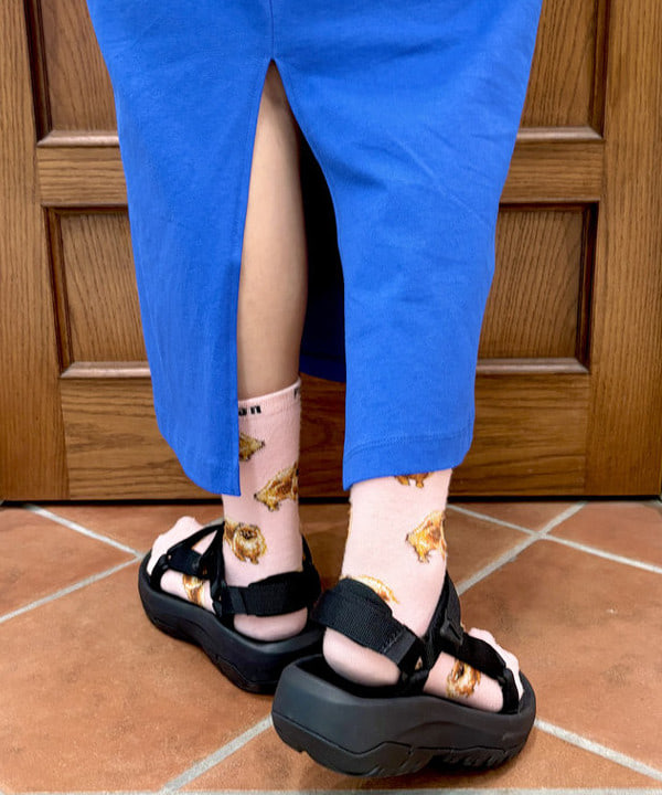 はっとりさんの「BEAMS WOMEN｜【別注】GOOD ROCK SPEED / NEW YORK CITY ワンピース」を使ったコーディネート