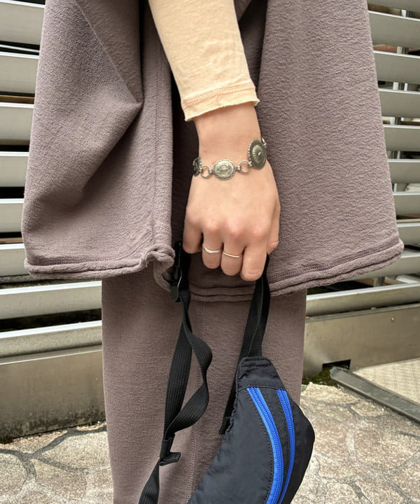 森川 夏衣さんの「BEAMS WOMEN｜カット クリア バングル」を使ったコーディネート