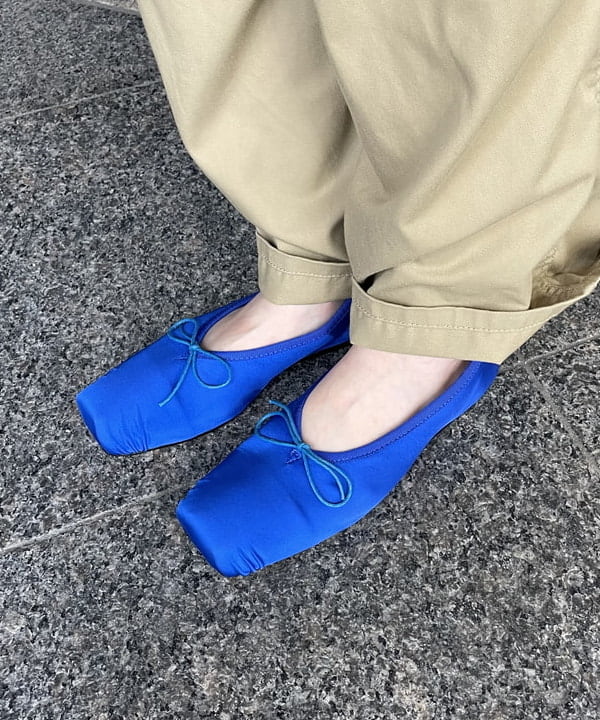 まゆちゃんさんの「BEAMS WOMEN｜【別注】Anniel / サテン バレエ シューズ」を使ったコーディネート