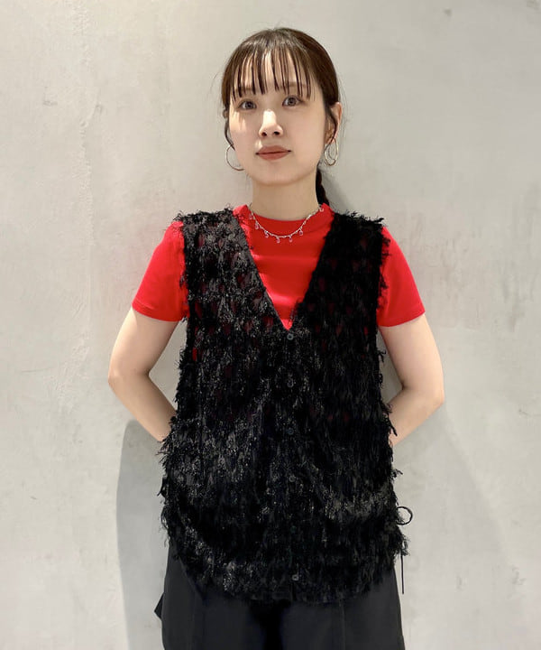 カタヤマ アヤさんの「BEAMS WOMEN｜フリンジ 2WAY ジレ ブラウス」を使ったコーディネート