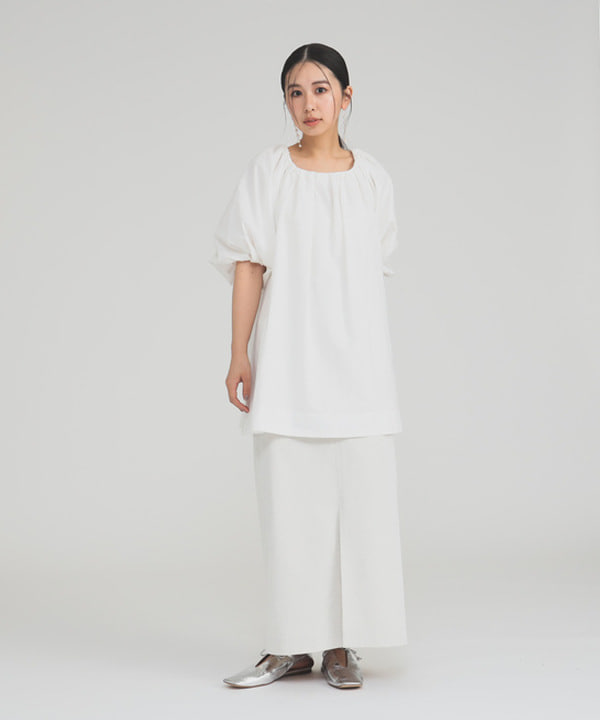 佐藤 美樹さんの「BEAMS WOMEN｜2WAY オフショルダーブラウス」を使ったコーディネート