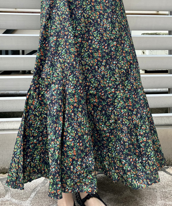 イナダさんの「BEAMS WOMEN｜パンチング バレエ シューズ」を使ったコーディネート