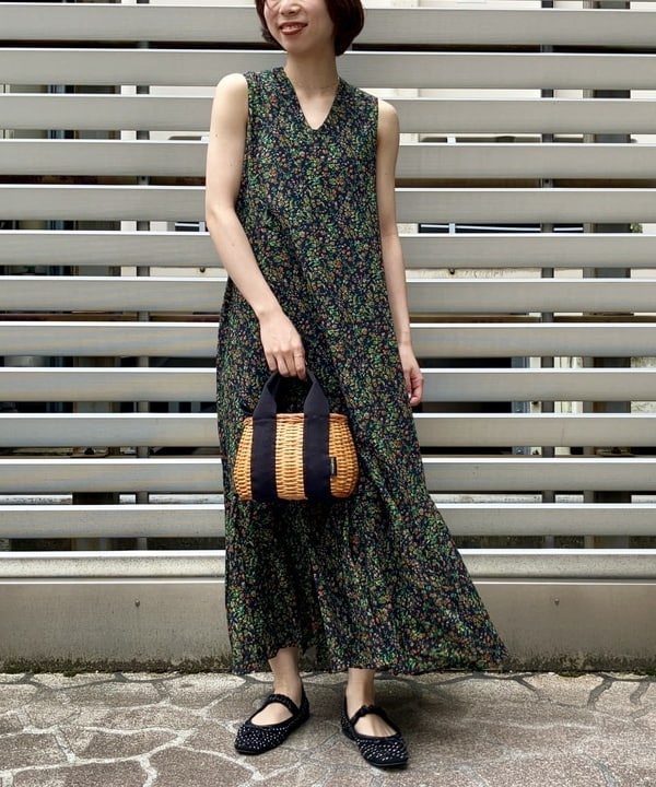 イナダさんの「BEAMS WOMEN｜パンチング バレエ シューズ」を使ったコーディネート