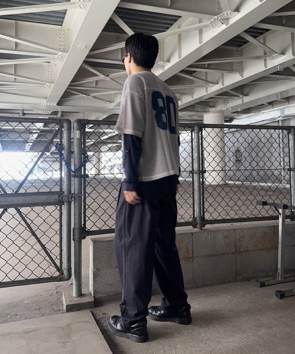 川崎 駿希さんの「BEAMS WOMEN｜ダンガリー 2プリーツ スラックス」を使ったコーディネート