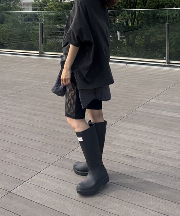 佐々木 南美さんの「BEAMS WOMEN｜【WEB限定】HUNTER / オリジナル 2.0 トール ブーツ」を使ったコーディネート