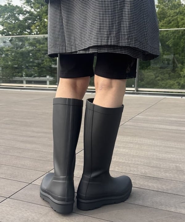 佐々木 南美さんの「BEAMS WOMEN｜【WEB限定】HUNTER / オリジナル 2.0 トール ブーツ」を使ったコーディネート