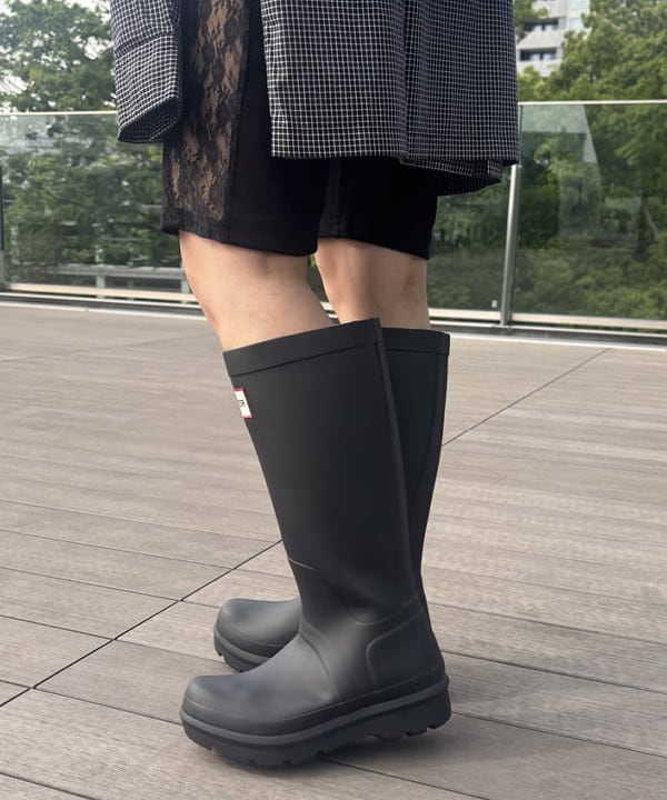 佐々木 南美さんの「BEAMS WOMEN｜【WEB限定】HUNTER / オリジナル 2.0 トール ブーツ」を使ったコーディネート